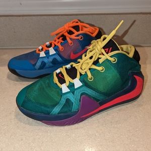 Nike Zoom Freak 1 Roots 2020 Multicolor Sneakers Shoes Men size 6Y Green Blue Pu